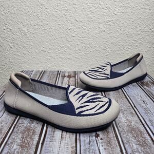 Clarks stone and blue stripe carly star slip on shoes casual flats size 9.5